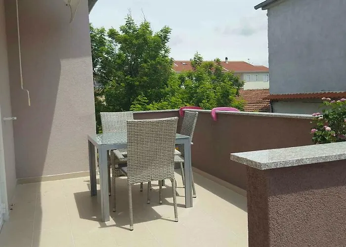 Apartamento Antonija With Pool