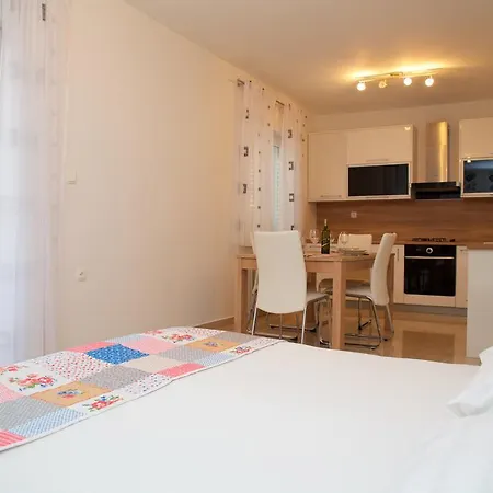 Antonija With Pool Apartment *