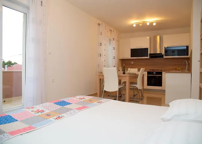 Antonija With Pool Apartamento *